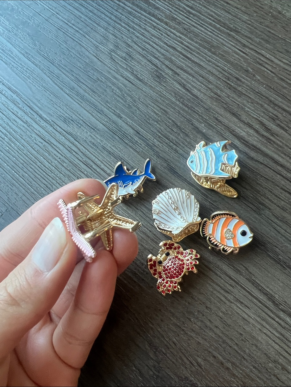 Ocean themed mini claw clips with gems - Picture 2 of 3